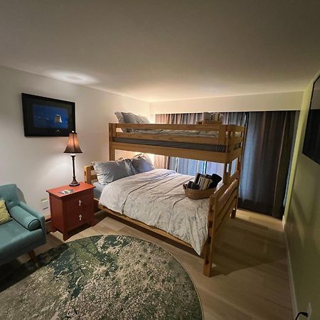 イエローナイフ 好丘。Hacho House Bed & Breakfast エクステリア 写真