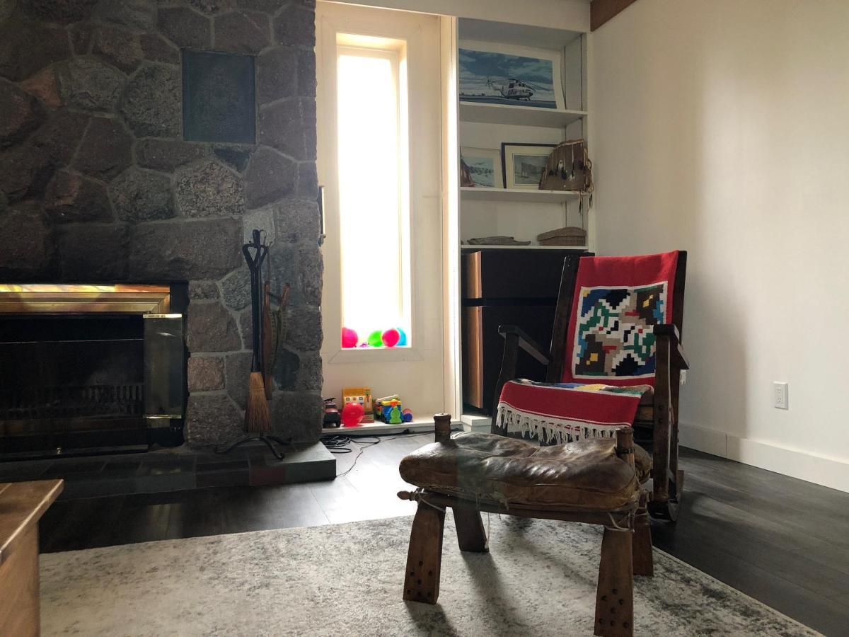 イエローナイフ 好丘。Hacho House Bed & Breakfast エクステリア 写真