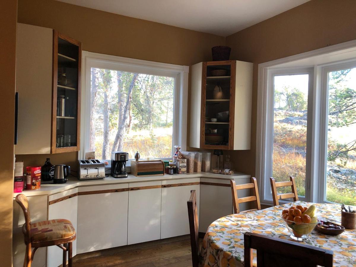 イエローナイフ 好丘。Hacho House Bed & Breakfast エクステリア 写真